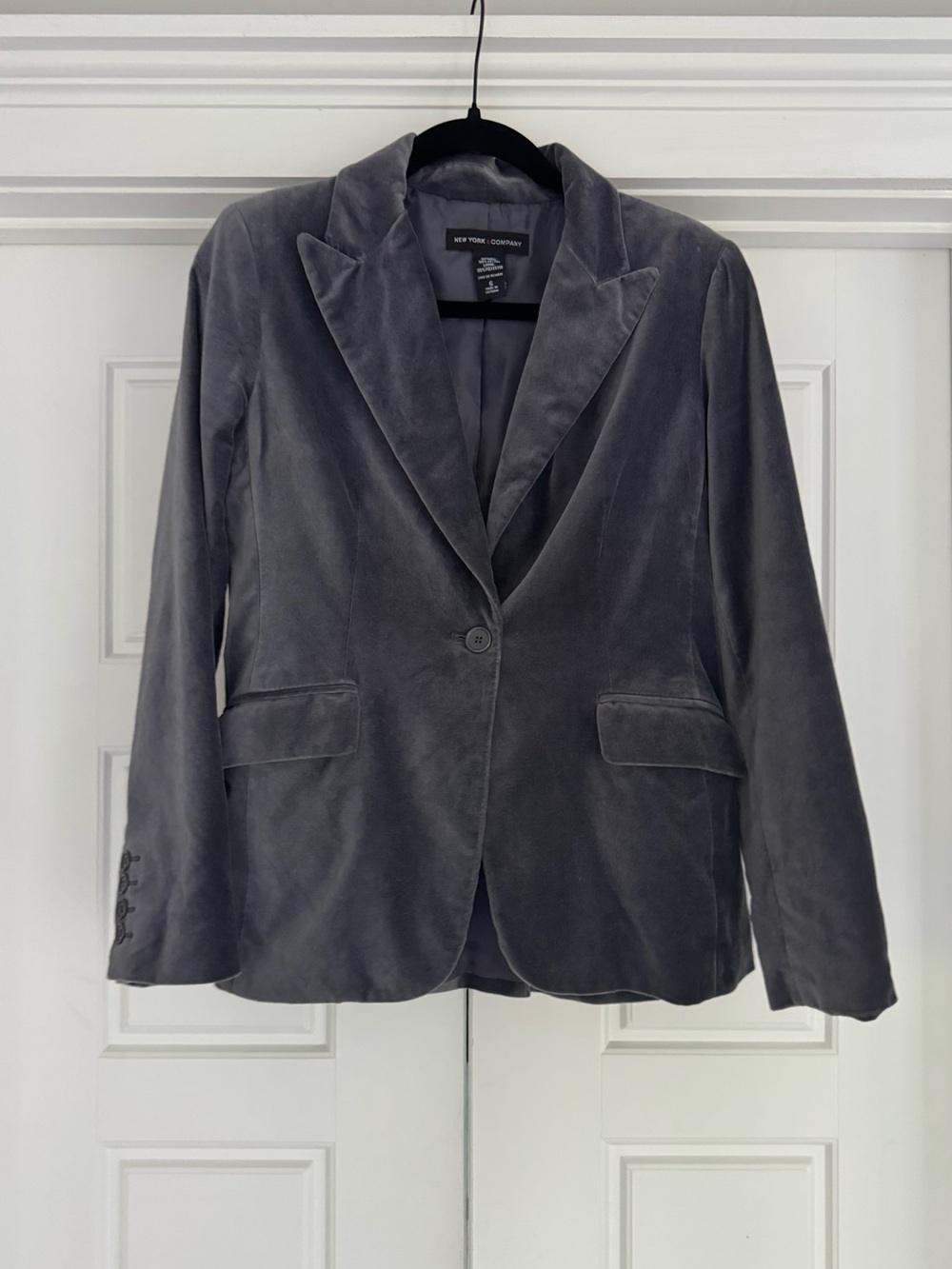 NY&Co Grey Velvet Blazer, size 6